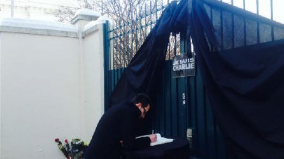 Registru de condoleanţe deschis la Ambasada Franţei. Vezi personalităţile care au semnat