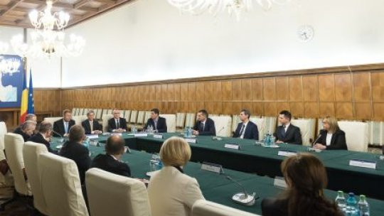 VIDEO Guvernul se reuneşte în prima şedinţă