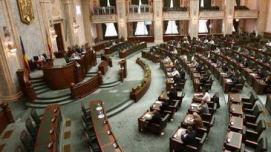 Şedinţă solemnă la Senat. Premierul Cioloş a confirmat prezenţa