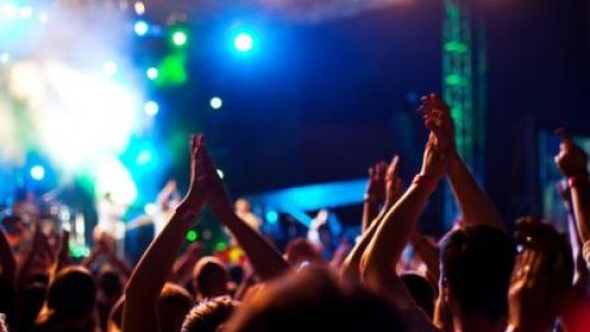 Peste 400 de mii de români îşi serbează ziua numelui