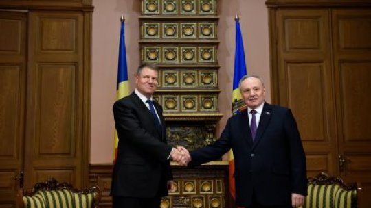 Klaus Iohannis se întâlneşte cu liderii politici din R. Moldova