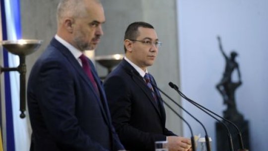 Premierul Albaniei, Edi Rama, primit cu onoruri militare