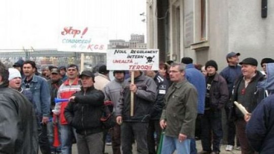 Sindicaliştii din Portul Constanţa continuă protestele