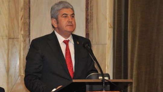 Gabriel Oprea susţine menţinerea pensiilor militare