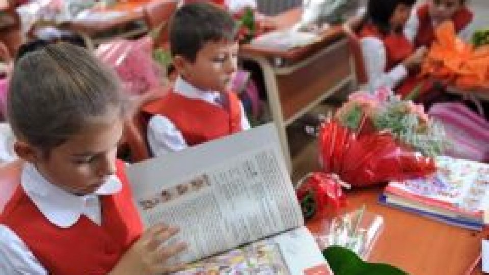 Peste 2 milioane de elevi vor să studieze religia