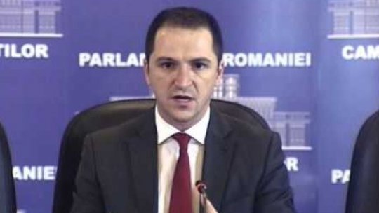 PNL: Guvernul descurajează turismul prin impozitarea bacşişurilor