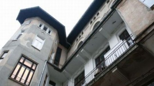 Preşedintele Iohannis retrimite Senatului Legea privind asigurarea locuinţelor