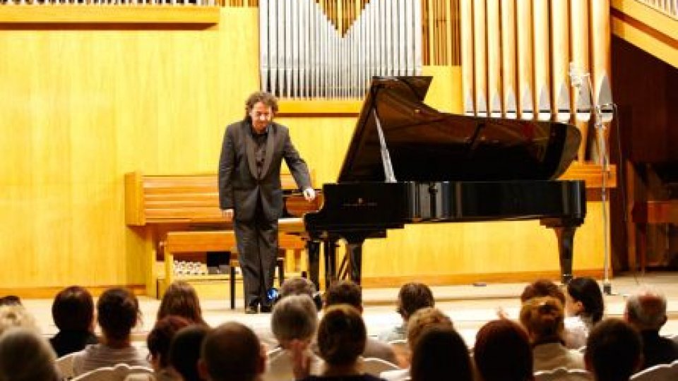 Turneul "Pianul călător" a ajuns şi în Republica Moldova