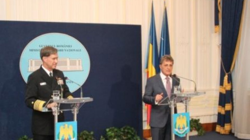 Amiralul Mark Ferguson, primit de ministrul Apărării, Mircea Duşa