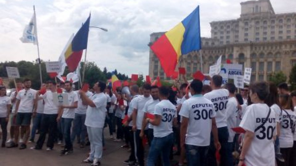 Tineretul PMP militează pentru reducerea numărului de parlamentari