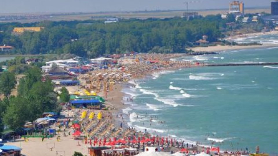 Bugetarii vor primi vouchere de vacanţă