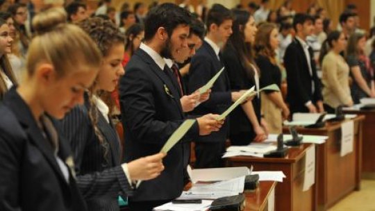 Parlamentul României s-a transformat în "Parlamentul copiilor"