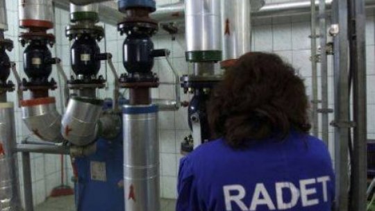 Sute de mii de bucureşteni, în pericol să rămână fără apă caldă