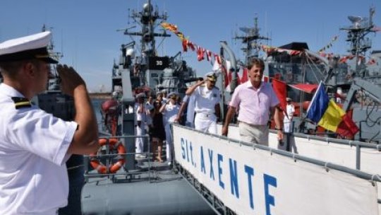 Miniştrii Duşa şi Oprea, prezenţi la Ziua Marinei Române