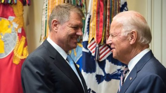 Președintele Iohannis l-a invitat pe Joe Biden la mini-summitul NATO de la București