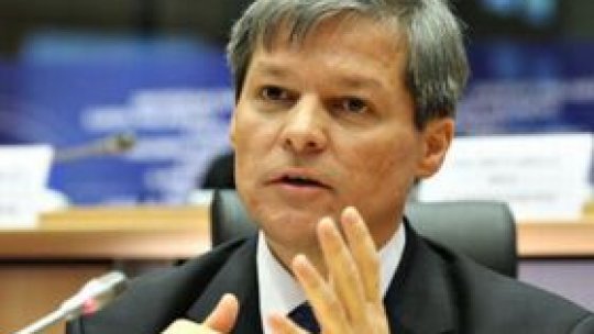 Premierul Cioloș vrea coordonare mai bună între ministere
