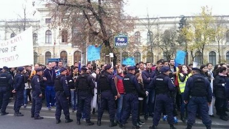 Proteste ale cadrelor didactice în faţa Ministerului Educaţiei