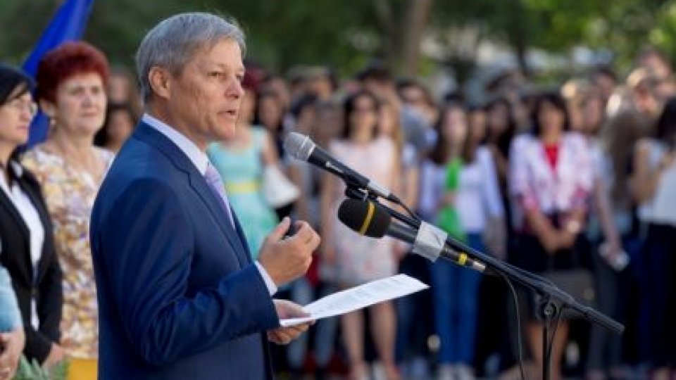 Dacian Cioloş: Politica partinică să iasă din şcoli