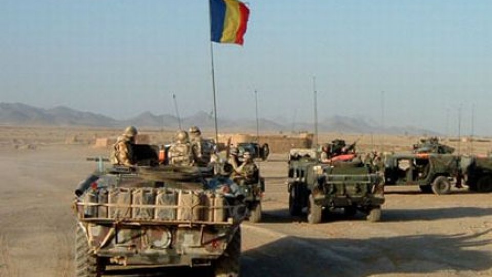 Oficialii MApN, în vizită la  militarii români din Afganistan 