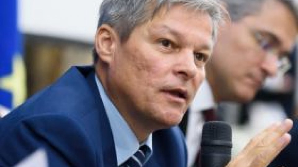 Dacian Cioloş, prezent la vernisajul expoziţiei "Personalităţi ale Marelui Război"