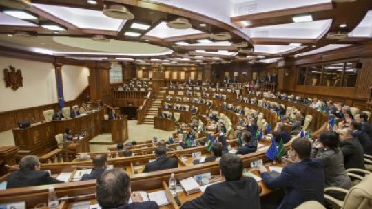 Moţiune de cenzură antiguvernamentală, respinsă în Parlamentul de la Chişinău
