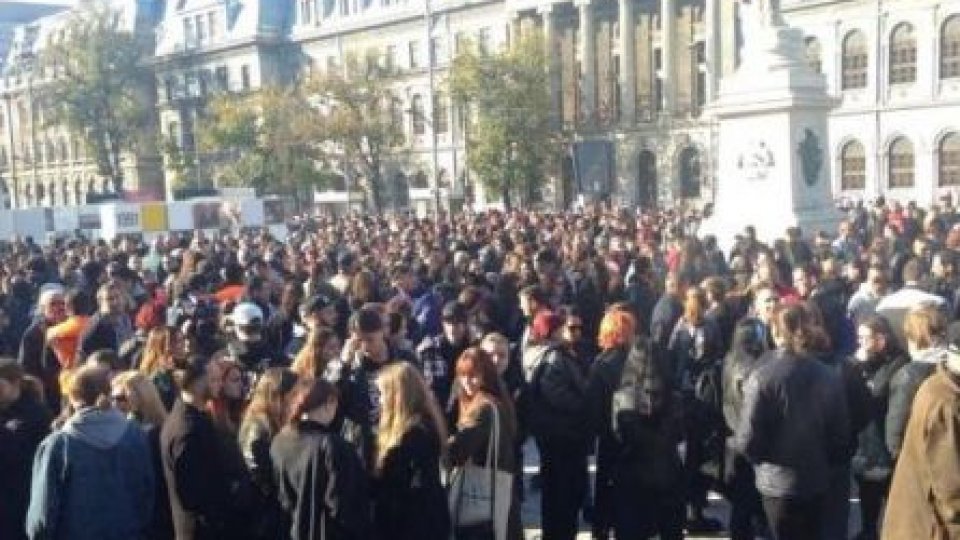 Marş de comemorare a victimelor din clubul Colectiv