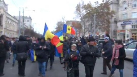 Proteste la Chișinău. Cetățenii acuză fraudarea alegerilor