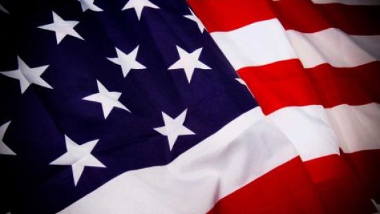 Americanii îşi aleg preşedintele. Competiţie pe muchie de cuţit între Clinton şi Trump