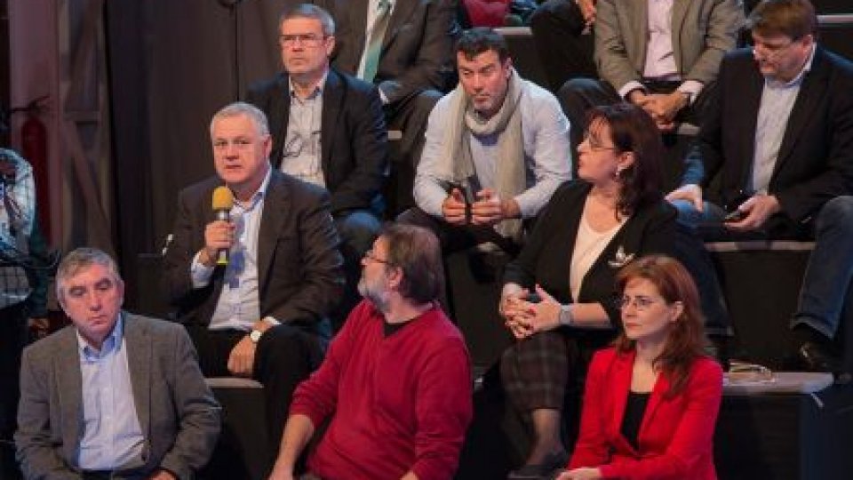 Dezbatere comună Radio România - TVR: cu taxă sau fără taxă?