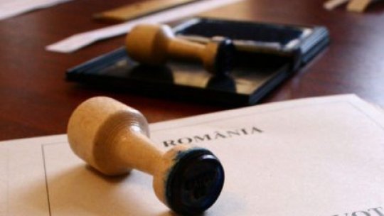 Românii îşi aleg duminică parlamentarii