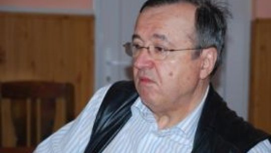 Ion Cristoiu susţine actuala formă de organizare a posturilor publice de radio şi tv