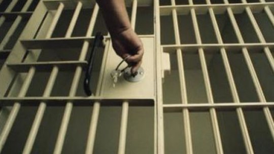 Legea privind reducerea pedepselor pentru deținuții care scriu lucrări științifice, suspendată