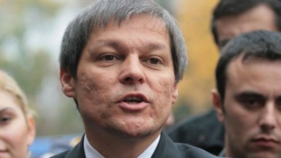 Replica premierului Cioloş: Primirea de refugiaţi ţine de obligaţiile ţării noastre