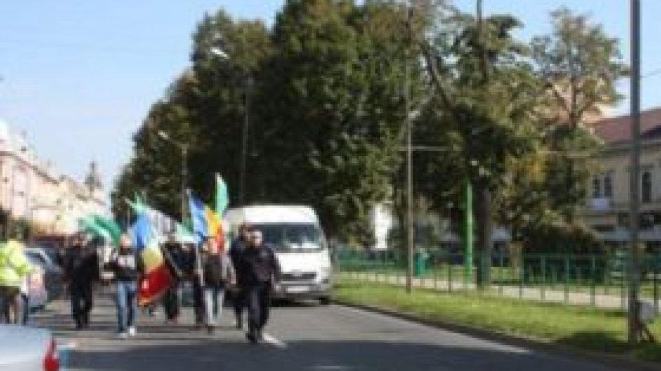 Protest la Palatul Cotroceni împotriva construirii unei moschee în București