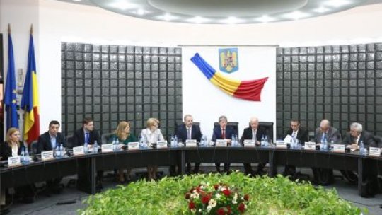 Noi discuţii pe Legea salarizării bugetarilor
