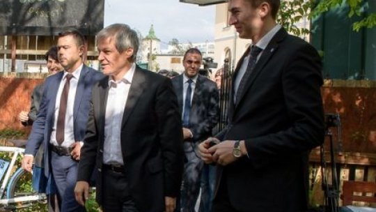 Ce le-a spus premierul Cioloş protestatarilor de la Iași