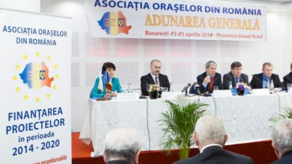 Guvernul pregătește reforma în administraţia publică. Descentralizarea, un punct critic