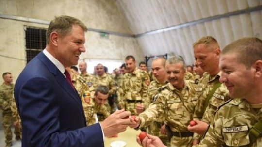 Preşedintele Klaus Iohannis i-a vizitat pe militarii români din Afganistan