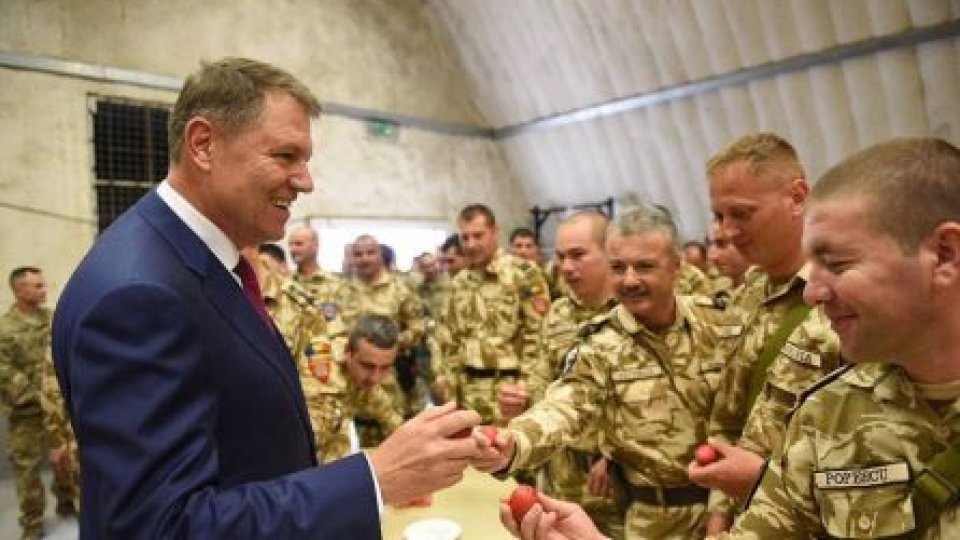 Preşedintele Klaus Iohannis i-a vizitat pe militarii români din Afganistan