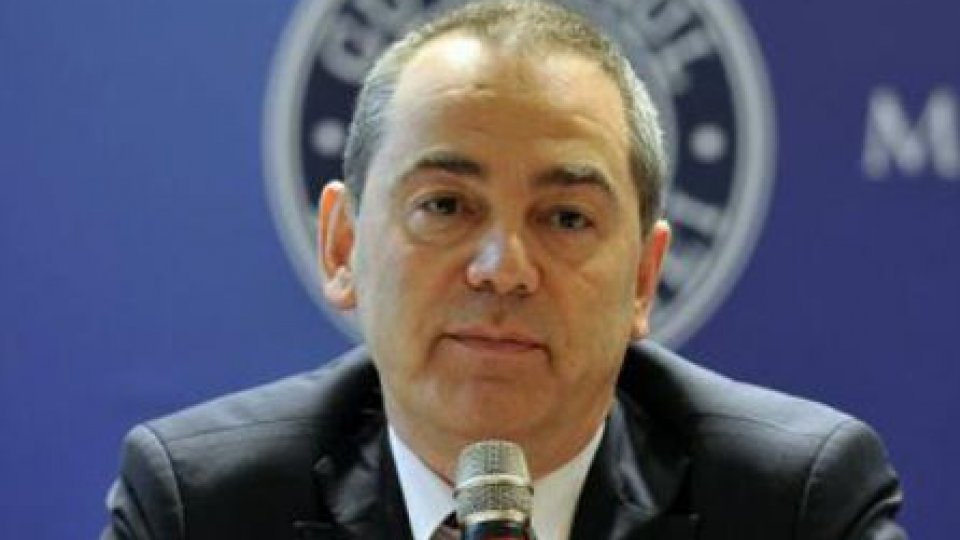 Ministrul Vlad Alexandrescu s-a răzgândit. Nu îşi mai dă demisia