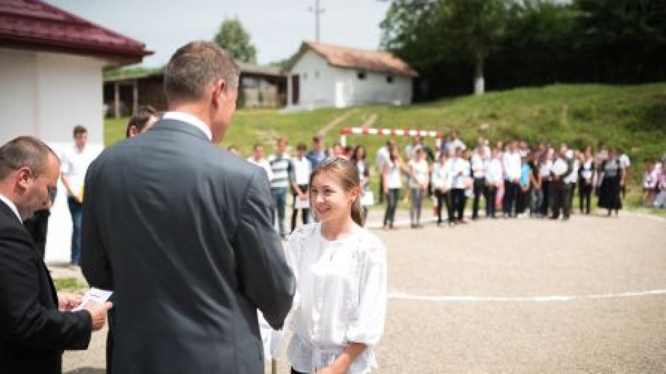 Klaus Iohannis: Comunităţile dezavantajate au tot dreptul la o educaţie de calitate