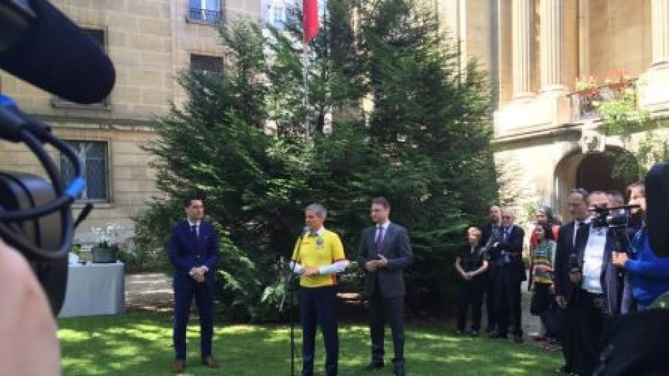 Premierul Cioloş, prezent la inaugurarea "Casei României" de la Paris