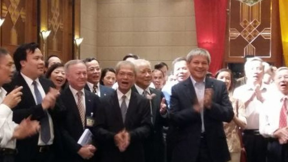 Premierul Cioloş, apel la "puterea culturală pe care o reprezintă cetăţenii vietnamezi"