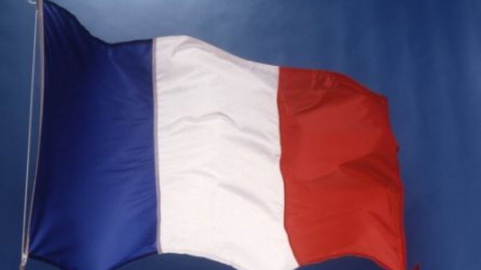 Franţa, în doliu trei zile. Drapelele franceze  de pe teritoriul României sunt în bernă