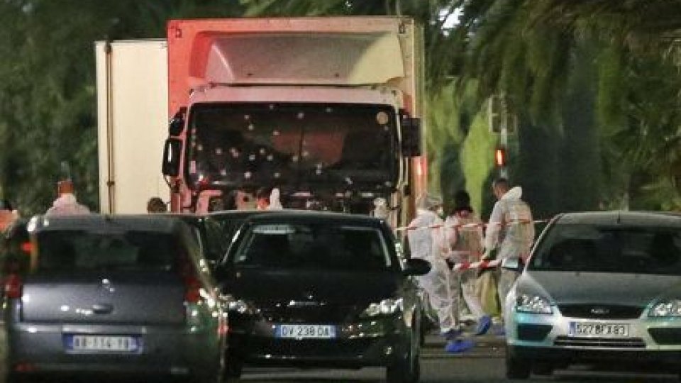 Autorităţilor române, solidare cu Franţa. Radio România condamnă atacul terorist