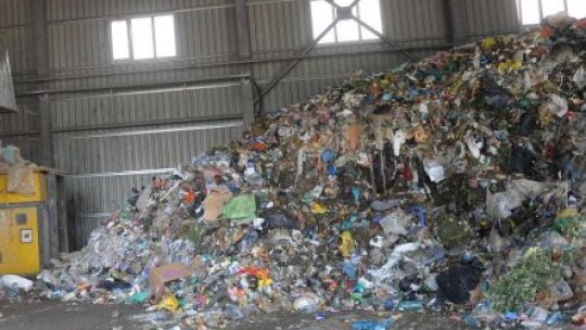 Şase companii româneşti, cercetate pentru importul de deşeuri