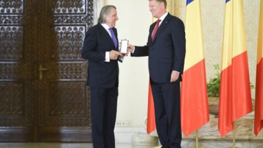 Fostul tenisman Ilie Nastase, decorat de preşedintele Iohannis