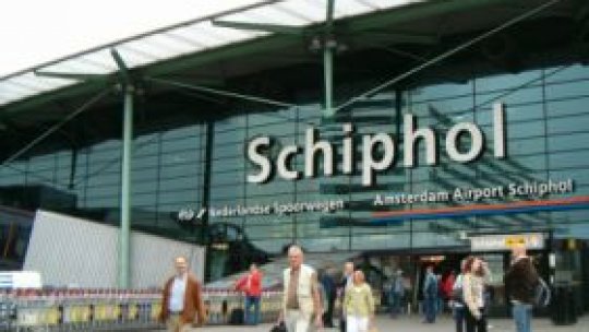 Continuă controalele stricte din jurul Aeroportului Schiphol din Amsterdam