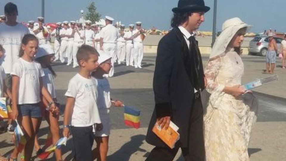 Târgul Gaudeamus Litoral. Cărţi aduse pe veliere, costume de epocă, muzică de fanfară