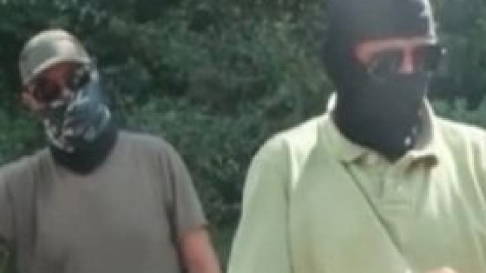 Ce trei presupuşi traficanţi de arme, reţinuţi